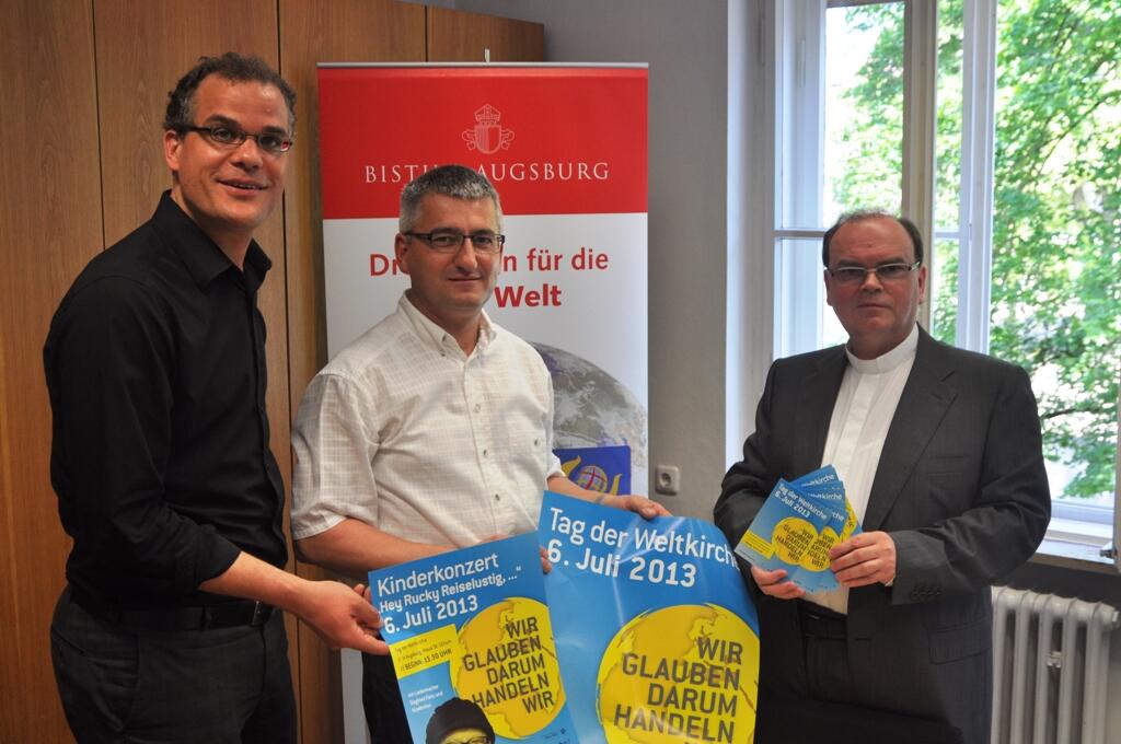 Bei der Präsentation des Programms zum "Tag der Weltkirche": (v.l.) aktion hoffnung-Geschäftsführer Gregor Uhl, Diözesanreferent Anton Stegmair, Domdekan Prälat Dr. Bertram Meier.