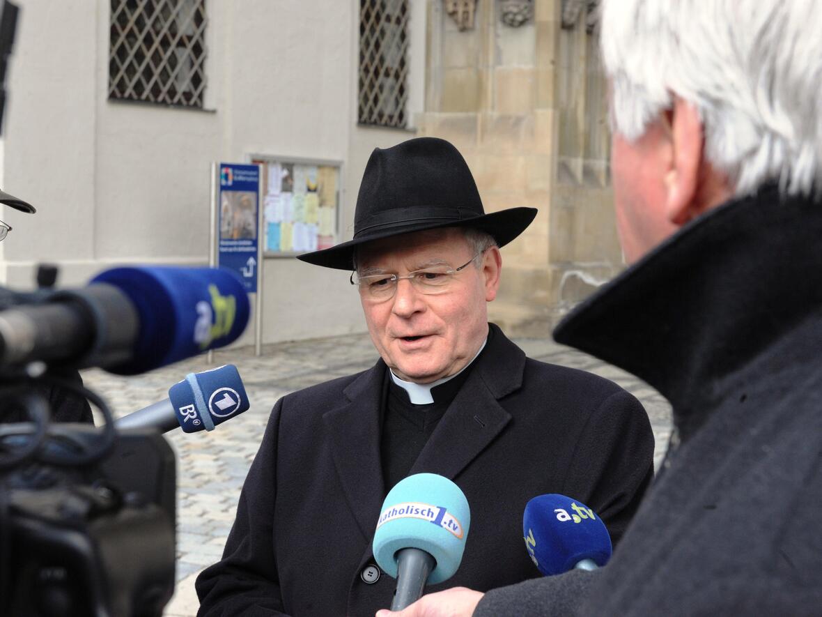 bischof-hoch-zufrieden-ueber-die-wahl-von-papst-franziskus921654