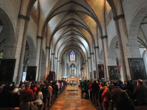 kar-und-ostertage-im-hohen-dom-zu-augsburg928440