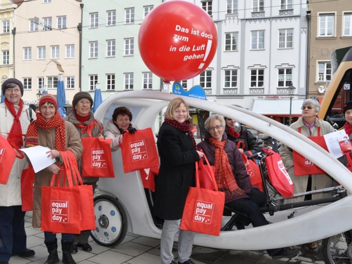 aktionstag-zum-equal-pay-day-kdfb-gegen-ungleichgewicht-in-der-bezahlung-von-frauen-und-maennern926988