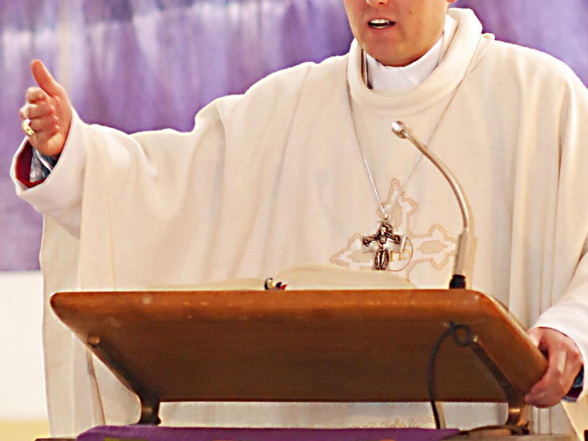 Weihbischof Florian Wörner besuchte das Josefinum und feierte den Festgottesdienst zum Josefstag. Fotos: KJF/Karg