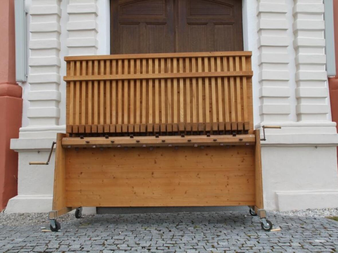 Drei Meter lang, zwei Meter hoch: Mit 200 Kilogramm die wohl größte Rätsche der Welt.