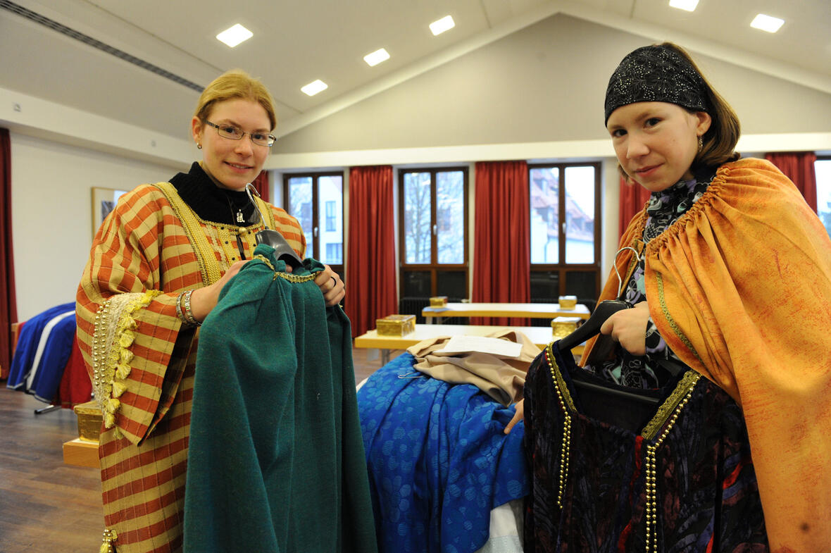 Judith und Leah sind schon lange für die Sternsinger unterwegs