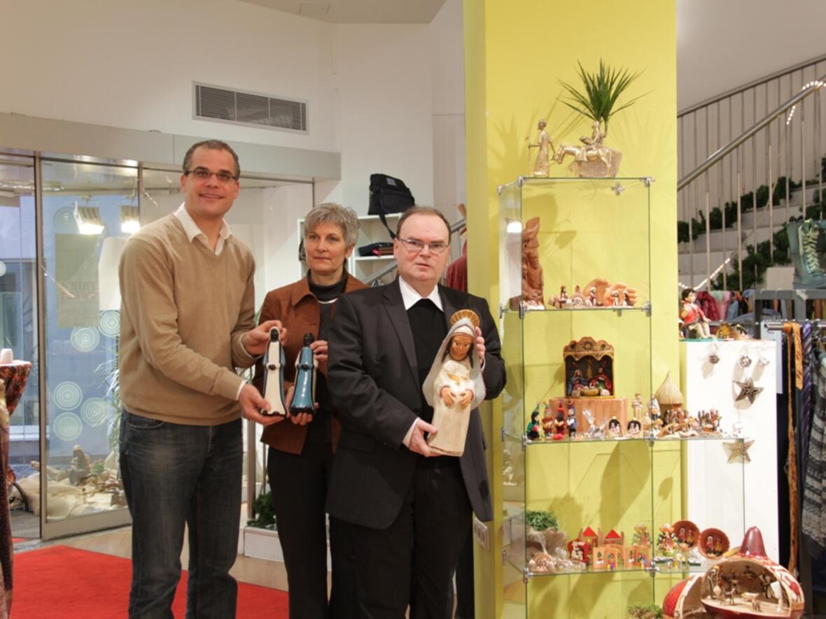 krippenausstellung-im-vinty-s-shop-der-aktion-hoffnung865337