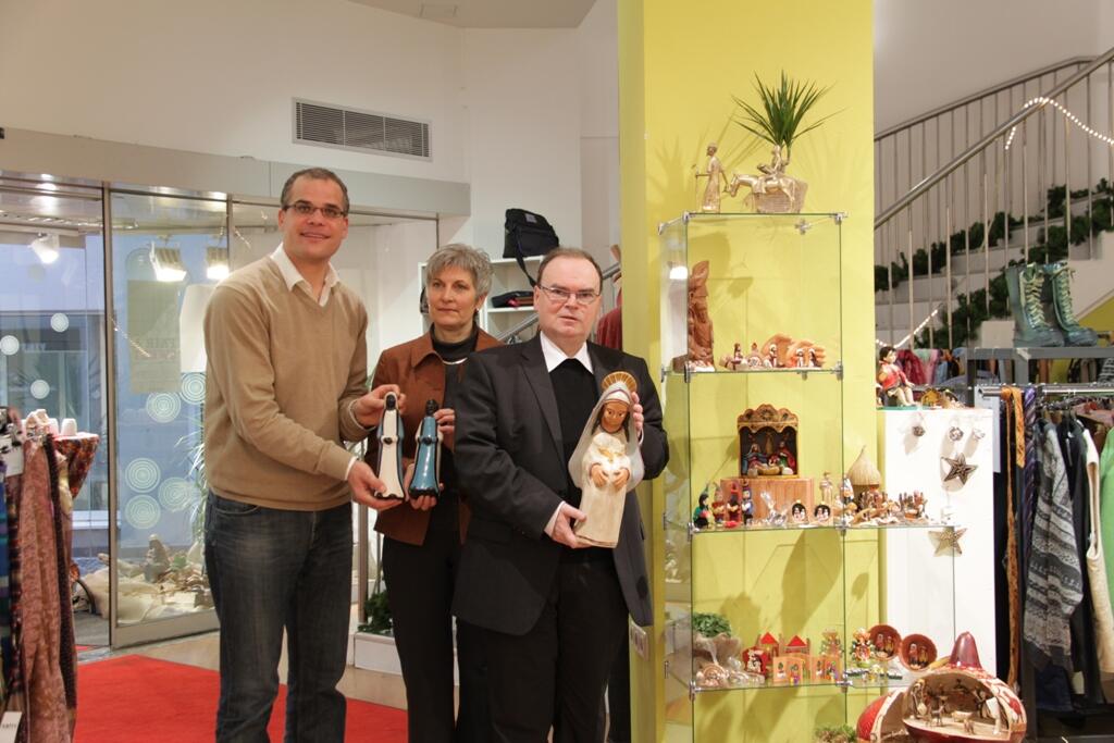 krippenausstellung-im-vinty-s-shop-der-aktion-hoffnung865337