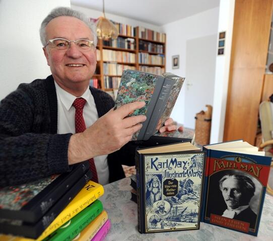 Pfarrer Dr. Hermann Wohlgschaft ist Klinikseelsorger in Günzburg. 2005 hat er eine dreibändige Biografie über Karl May veröffentlicht. Foto: pba