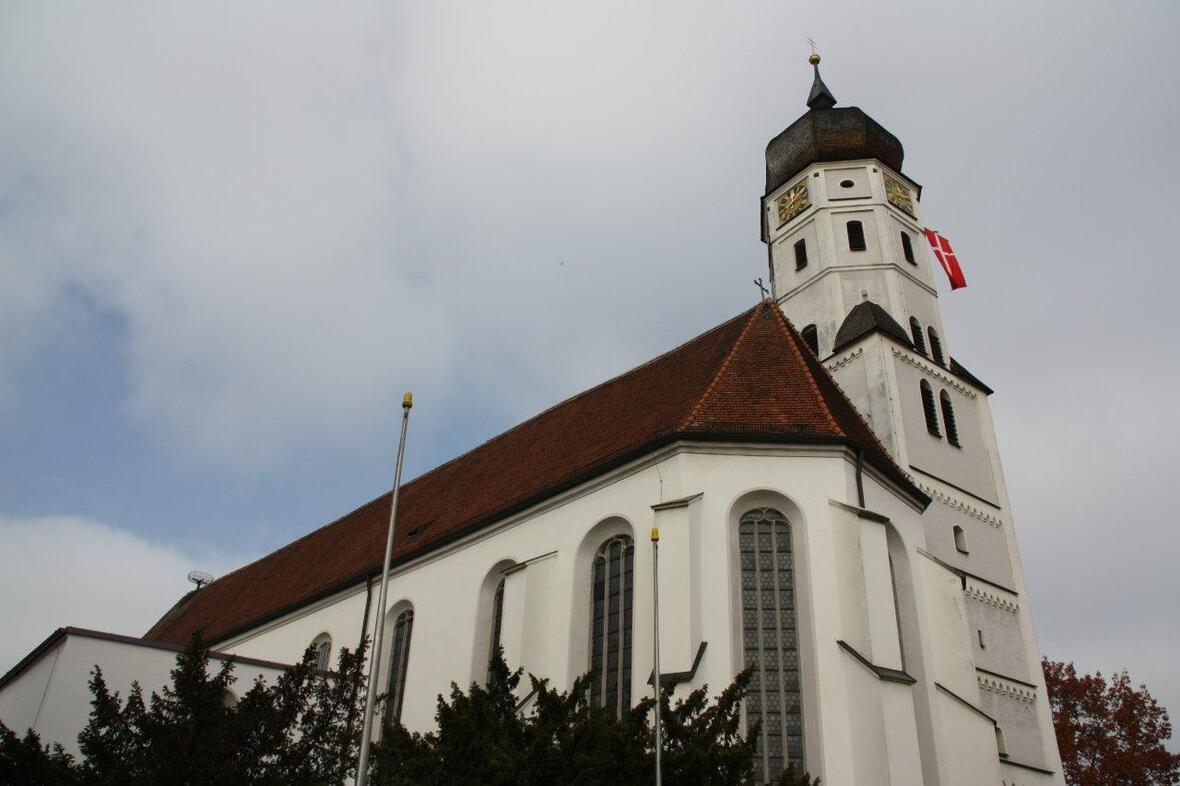 radio-bayern-1-uebertraegt-festgottesdienst-aus-der-stadtpfarrkirche-mariae-himmelfahrt-aichach828304