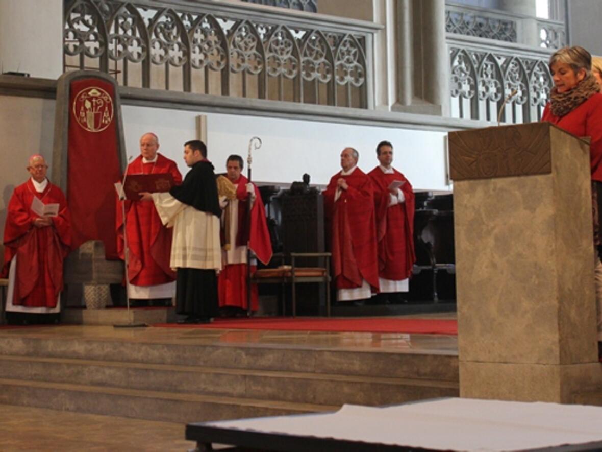 In der Messe betonte Bischof Konrad Zdarsa, wie wichtig die Dienste des SkF für das kirchliche und politische Leben in Augsburg seien.   