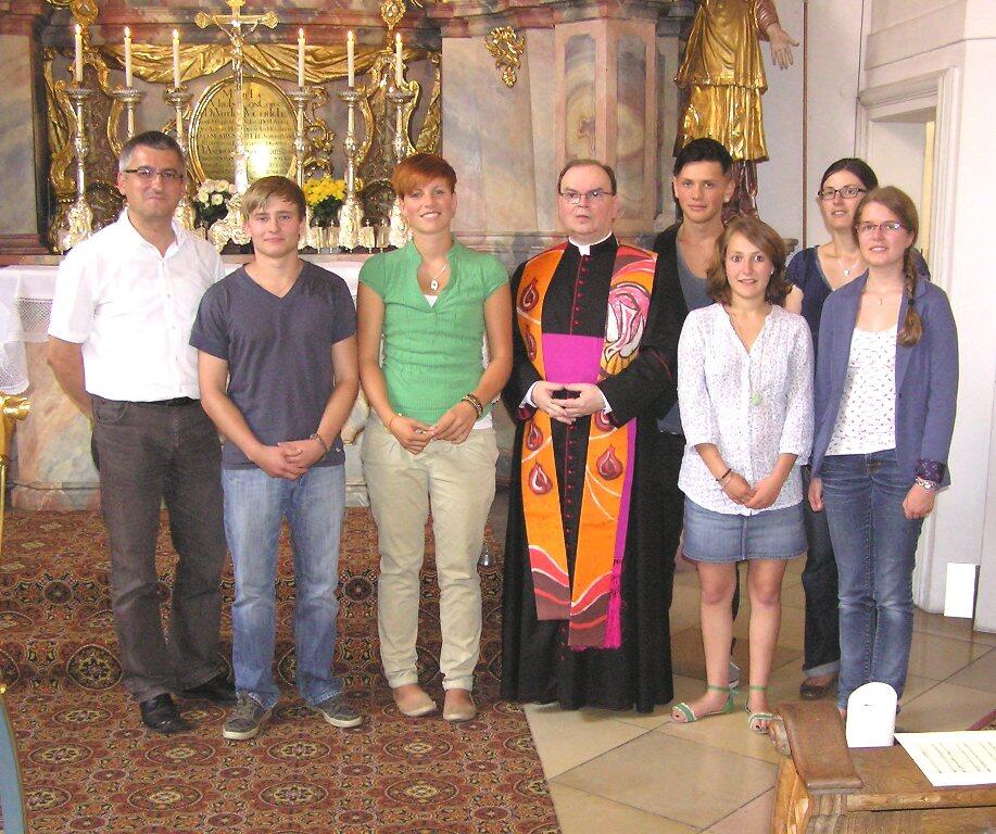 Bereit für ihren Einsatz: Mit dem Freiwilligendienst "weltwärts" gehen diese fünf Jugendlichen für einen freiwillig sozialen Dienst nach Südafrika und Lateinamerika