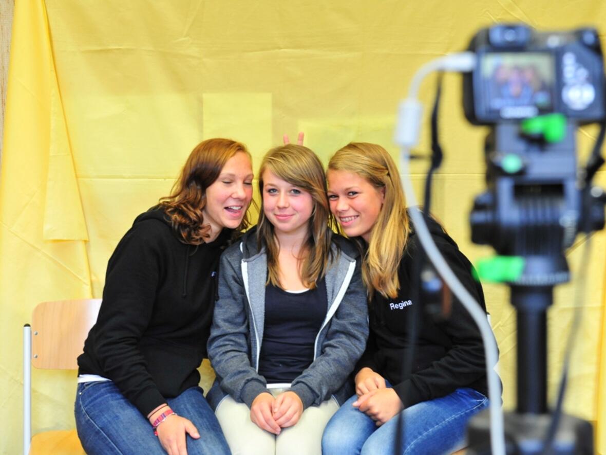 Bei den Workshops auf dem Klostergelände war einiges geboten. Beim Fotoworkshop hieß es „Bitte lächeln".