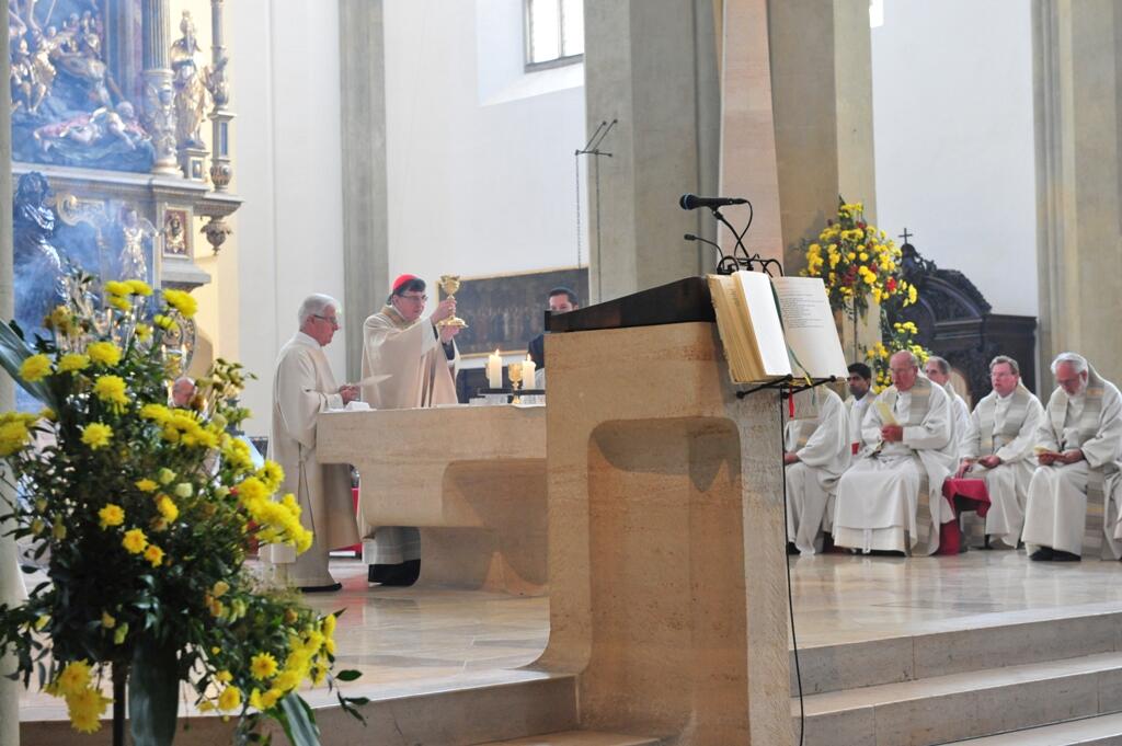 pontifikalamt-mit-kurt-kardinal-koch-zum-tag-der-weltkirche763261