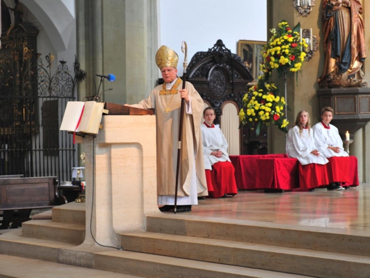 tag-der-pfarrgemeinderaete-mit-feierlichem-pontifikalamt-in-der-basilika-st-ulrich-und-afra761071
