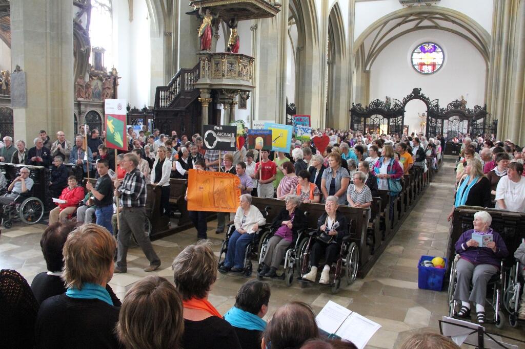 Aus dem ganzen Bistum feierten 830 Menschen mit Behinderungen ihren Wallfahrtsgottesdienst am Grab des Heiligen Ulrich, des Bistumspatrons der Diözese Augsburg