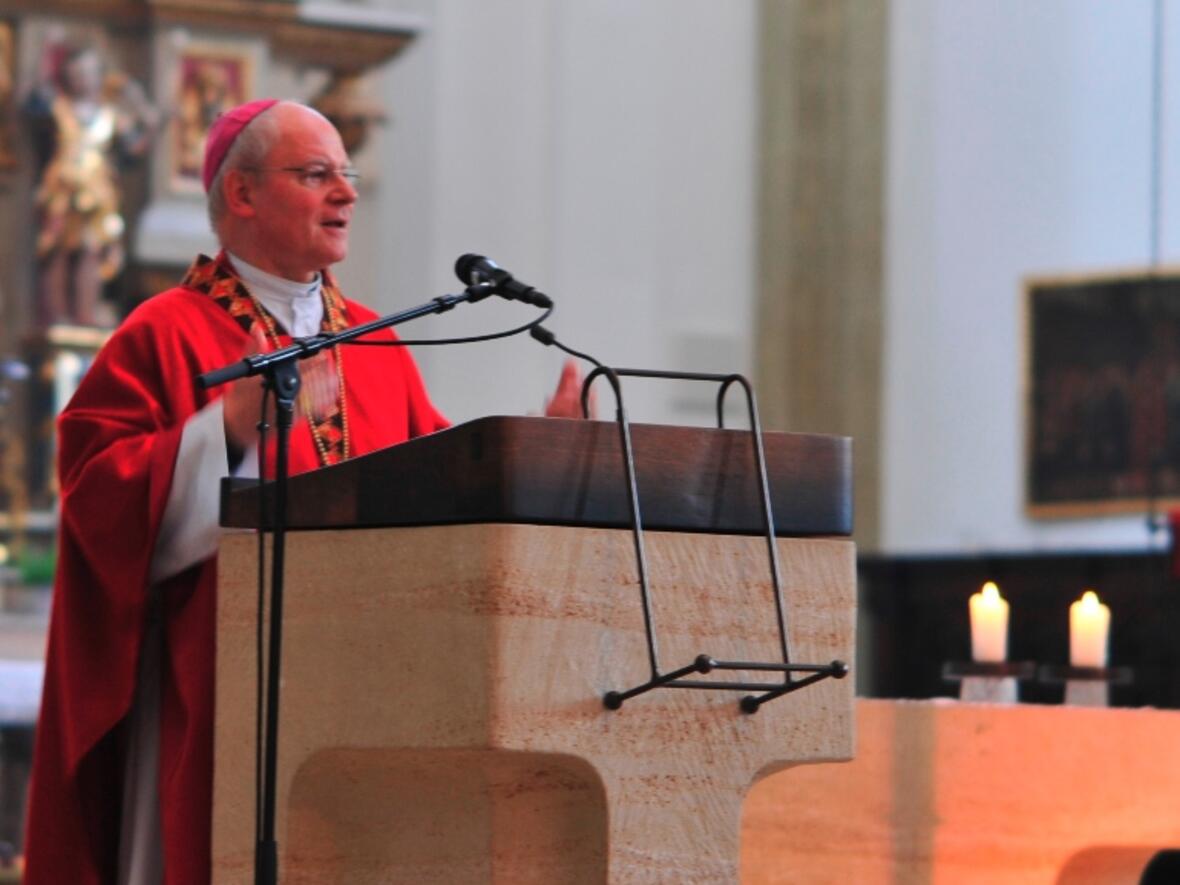 Bischof Dr. Konrad Zdarsa eröffnete gestern mit einem Gottesdienst die Theologische Sommerakademie 2012.