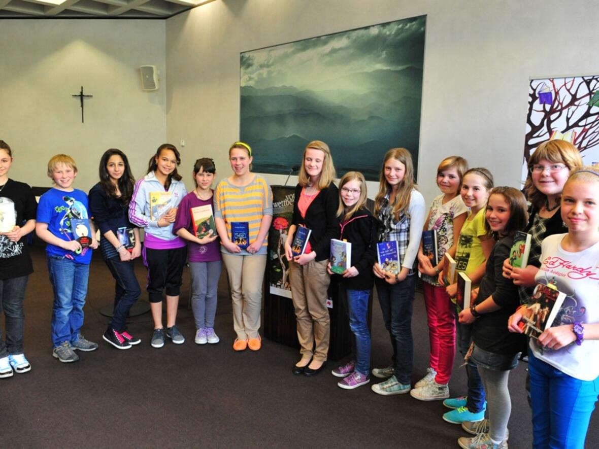 Aus ganz Schwaben sind alle 14 Teilnehmer des Bezirksentscheides nach Augsburg gekommen.