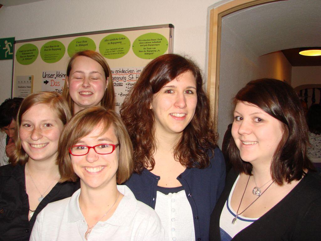 doppeltes-jubilaeum-in-pfronten-30-jahre-haus-st-hildegard-und-35-jahre-maedchengemeinschaft-der-neue-weg714805