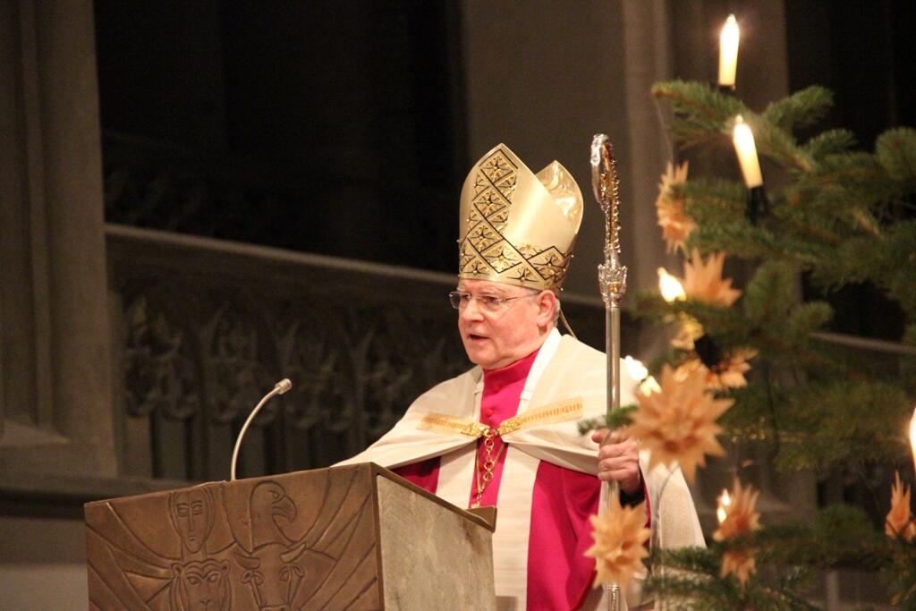 Bischof Konrad Zdarsa predigte im Rahmen der Jahresabschlussandacht im Hohen Dom.
