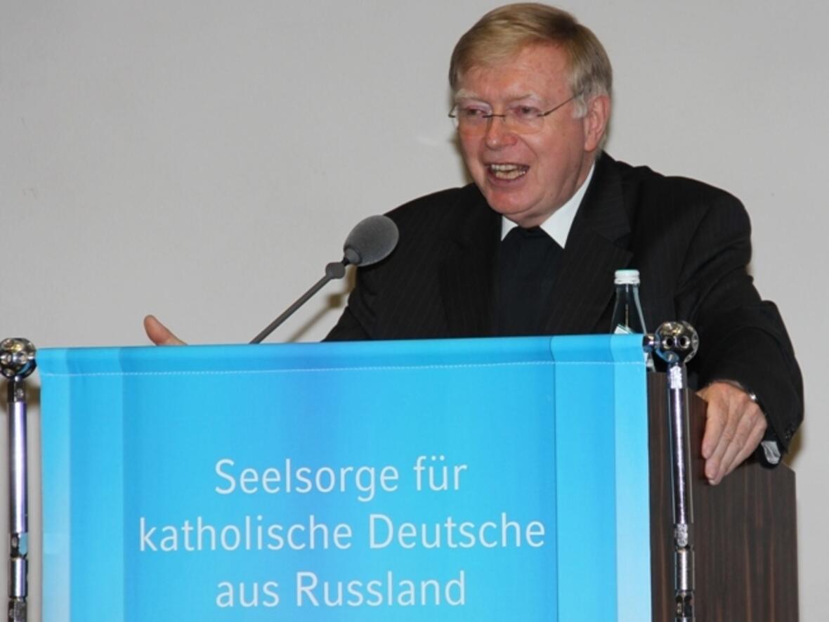 Domdekan Dr. Dietmar Bernt während der Festansprache im Haus Sankt Ulrich. 