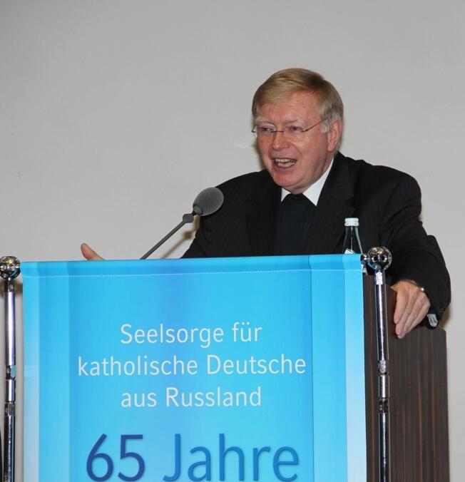 Domdekan Dr. Dietmar Bernt während der Festansprache im Haus Sankt Ulrich.