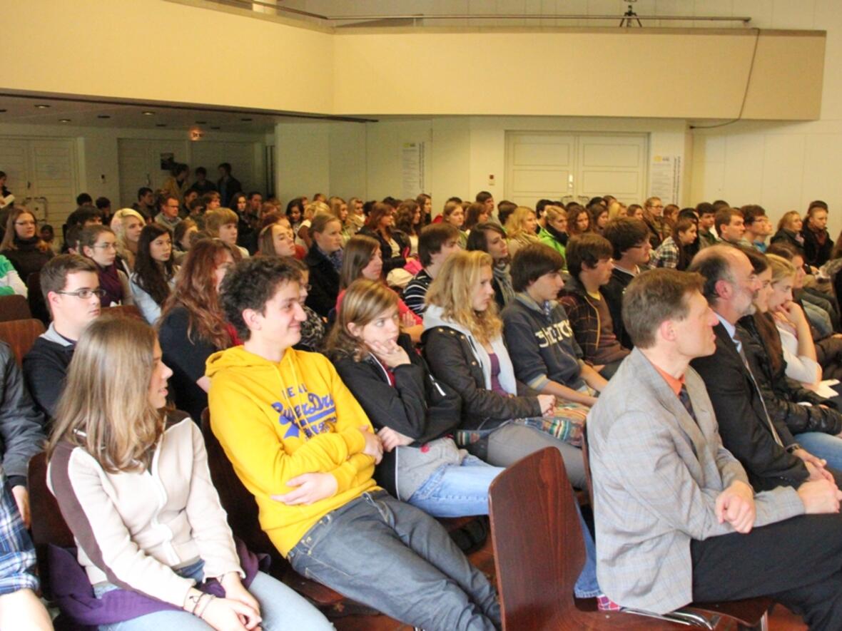 Über 170 Schüler aus dem ganzen Bistumsgebiet sind nach Augsburg gekommen. 