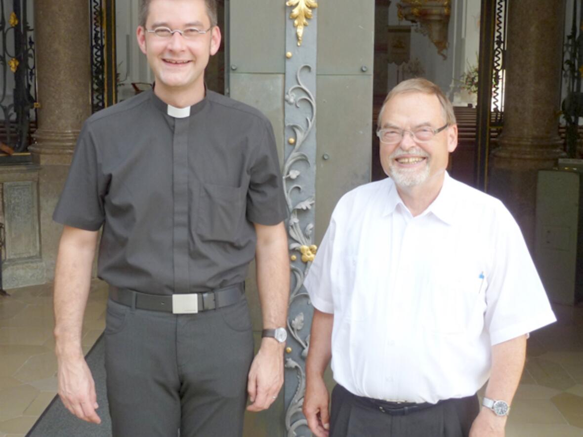 Die beiden neuen Seelsorger in der Wallfahrtskirche Herrgottsruh: Wallfahrtsdirektor P. Sascha-Philipp Geißler (links) und P. Peter Hinsen.