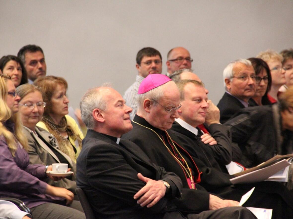 religionslehrer-bilden-sich-weiter536797