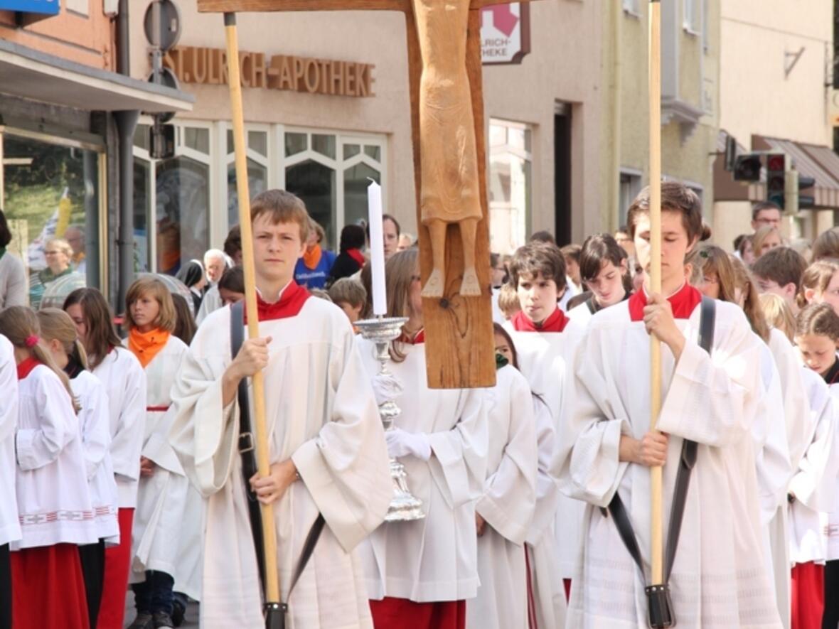 ueber-3-000-ministranten-beim-dioezesanen-ministrantentag-in-dillingen536516