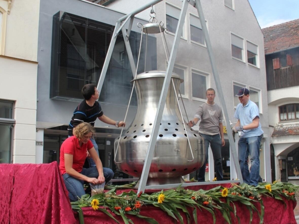 ueber-3-000-ministranten-beim-dioezesanen-ministrantentag-in-dillingen536525