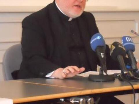 Erzbischof Kardinal Reinhard Marx spricht als Vorsitzender der Freisinger Bischofskonferenz vor Journalisten über die Ergebnisse der Frühjahrsvollversammlung.