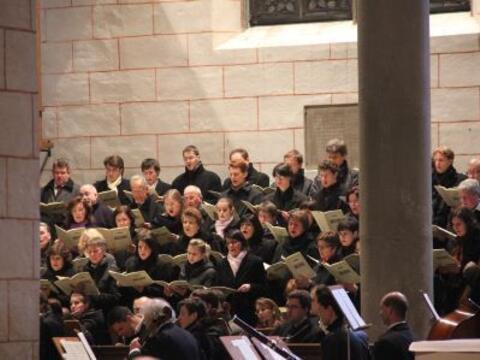 Es musizierten beim 40stündigen Gebet am Sonntag der Augsburger Domchor und das Domorchester.
