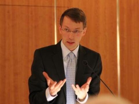 Matthias Kopp, Pressesprecher der Deutschen Bischofskonferenz, während seines Vortrages in Augsburg über Christen im Heiligen Land. 