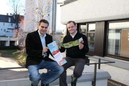 Simon Lipp, Bischöflicher Referent im BJA, (links) und BDKJ-Diözesanpräses, Pfarrer Ludwig Waldmüller, gehören dem Organisationsteam der BJA-Reise zum WJT in Madrid an.