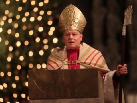 Bischof Dr. Konrad Zdarsa bei seiner Ansprache während der Jahresschlussandacht 2010