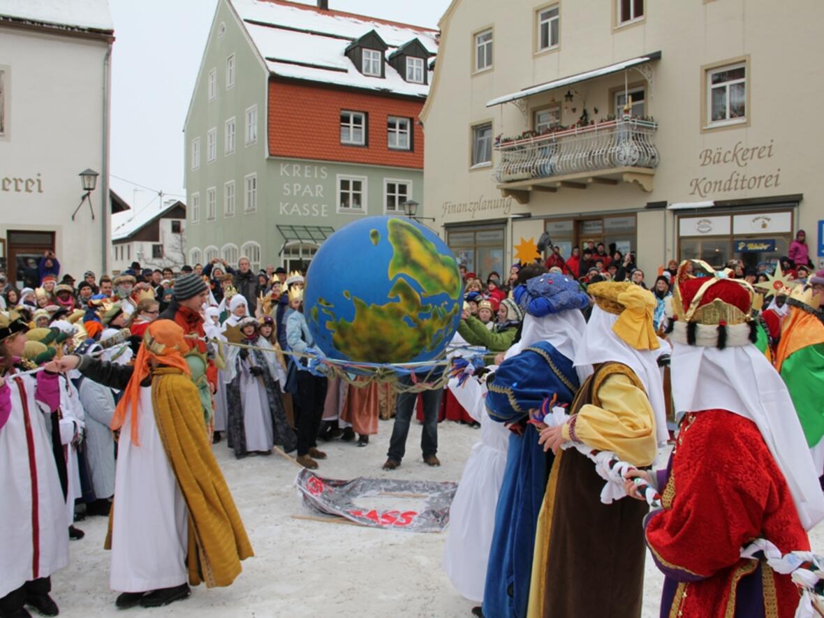 Gemeinsam haben die Sternsinger die Welt bewegt