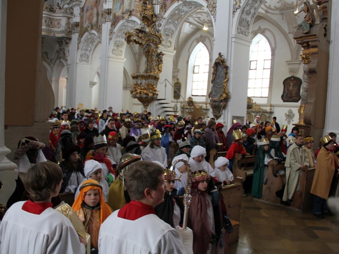 Das Welfenmünster, die Steingadener Pfarrkirche, war bis auf den letzten Platz besetzt