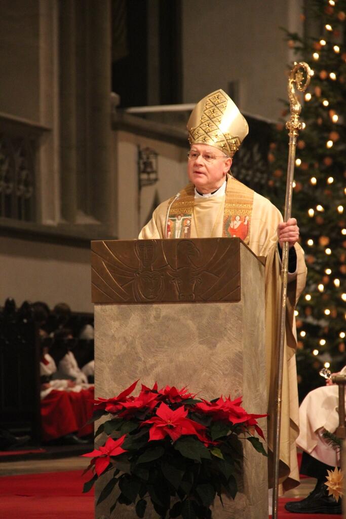 Bischof Zdarsa am 24. Dezember im Hohen Dom zu Augsburg