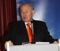 Der ehemalige Bayerische Ministerpräsident Dr. Günther Beckstein sprach am 2.12.2010 beim Kolpingwerk und Kolping-Bildungswerk der Diözese Augsburg. Foto.Kolping