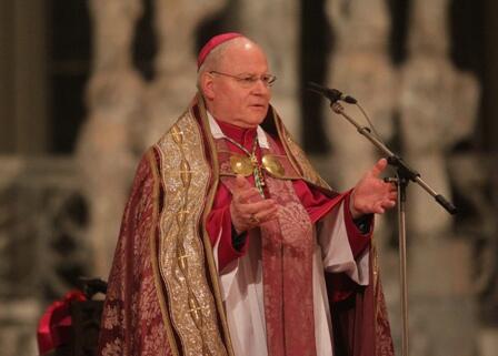 Bischof Dr. Konrad Zdarsa hielt am Samstag im Augsburger Mariendom eine Gebetswache für das werdende Leben