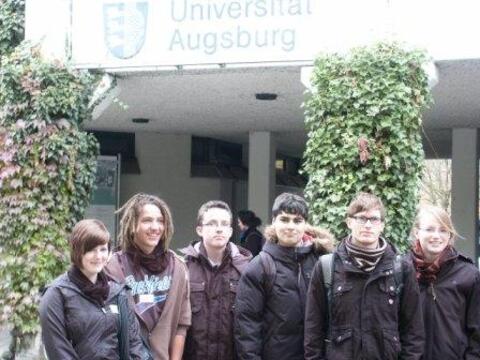 Diese Jugendlichen informierten sich über das Theologiestudium. 