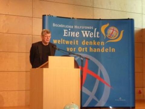 Bischof Erwin Kräutler bei einem Vortrag in Pfaffenhausen im Juni 2010.