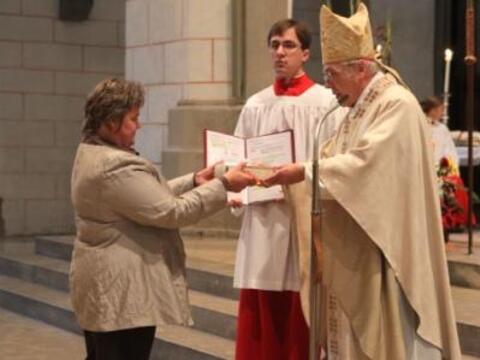 Mit der Überreichung der Heiligen Schrift ist der Auftrag verbunden, das Wort Gottes zu verkünden und im Leben zu bezeugen. 