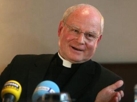 Bischof Dr. Konrad Zdarsa während der Pressekonferenz am 14. September 2010 in Augsburg