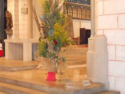 Traditionelles Kräutergebinde an Mariä Himmelfahrt im Mariendom.