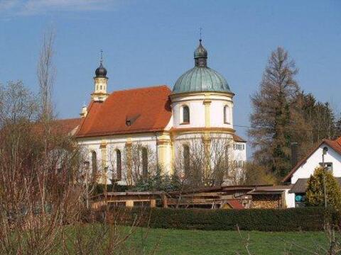 Die Wallfahrtskirche "Maria Schnee" in Markt Rettenbach. Quelle: Josef Diebolder.