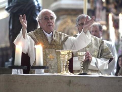 Diözesanadministrator Weihbischof Josef Grünwald zelebrierte die Heilige Messe.