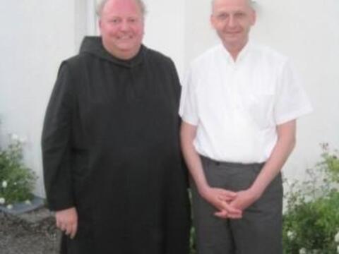 Dekan BGR Pater Johannes Schaber (links) und der bisherige Regionaldekan der Diözesanregion Memmingen/ Unterallgäu, Martin Maurer, (rechts).