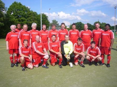 Die Augsburger Klerusmannschaft belegte den 6. Platz bei der Bayerischen Klerusfußballmeisterschaft in München.