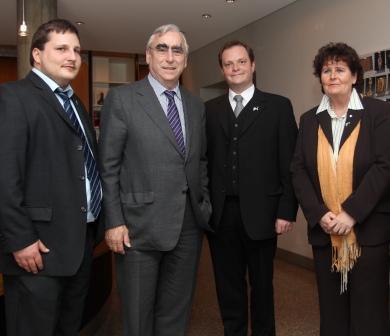 v.l.n.r.: Stiftungsvorstand der BDKJ Stiftung Benjamin Korpan, Dr. Theo Waigel, Bundesfinanzminister a.D., BDKJ Diözesanpräses Pfarrer Ludwig Waldmüller, Stiftungsvorstand der BDKJ Stiftung Annemarie Leis.