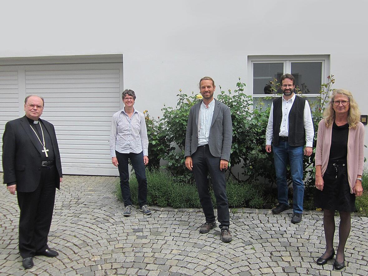 Sie nahmen an der Begegnung mit Bischof Bertram (links) teil: Gudrun Schraml, Stefan Schneid, Christian Zengerle und Gabriele Hartmann (Foto: Berufsverband der Gemeindereferenten)