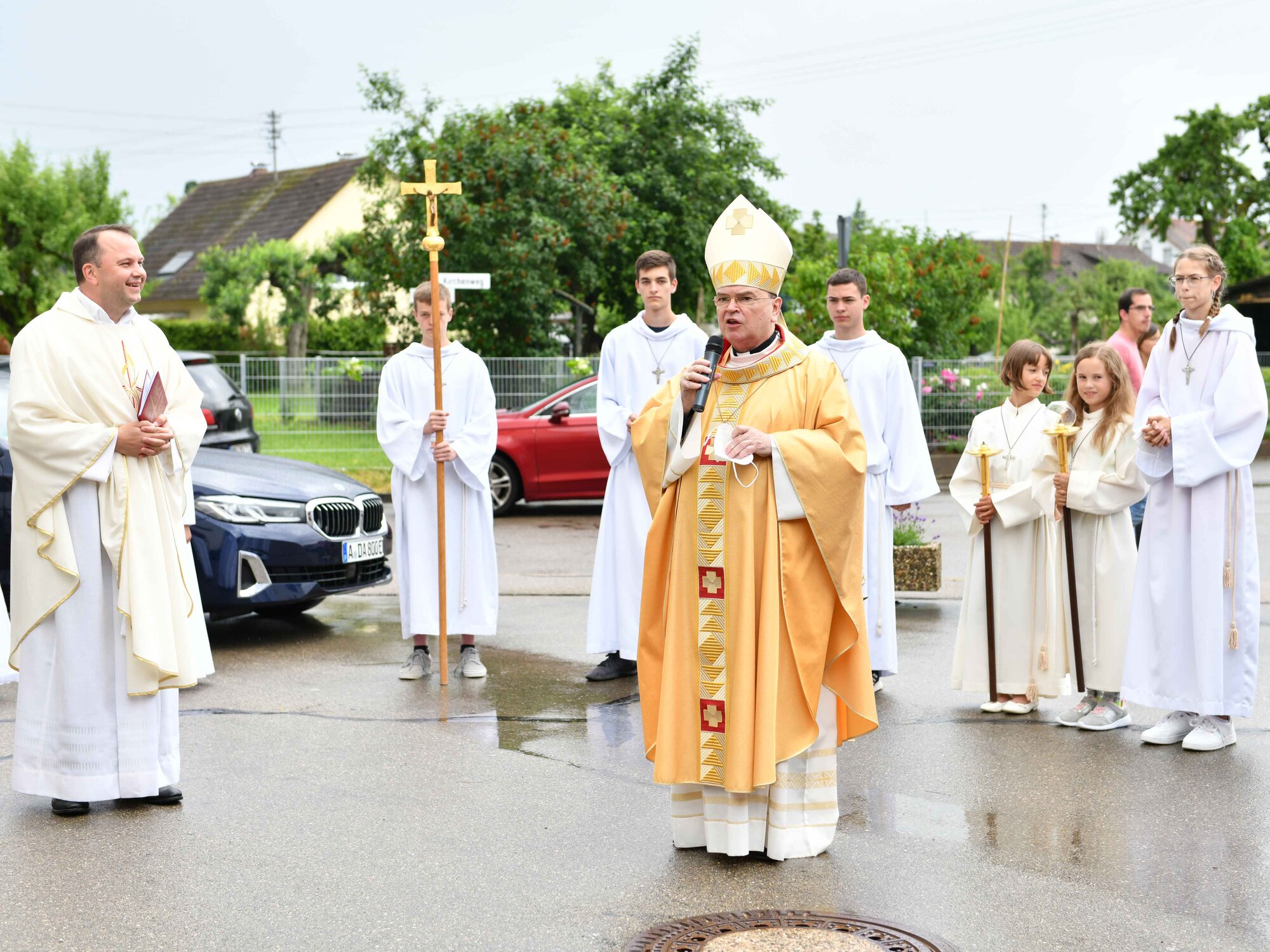 Begrüßung zu Beginn des Gottesdienstes (Maria Steber_pba)